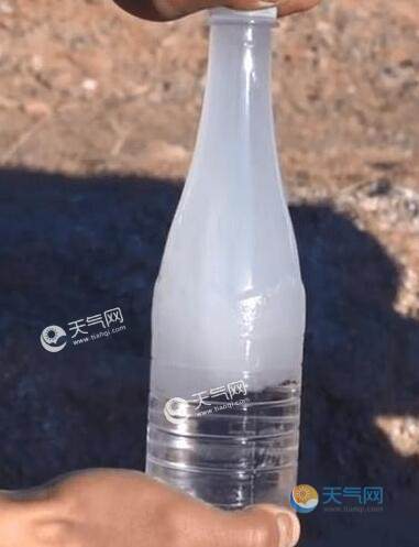 西藏官兵打開(kāi)礦泉水瞬間結(jié)冰是什么情況 網(wǎng)友:真是第一次見(jiàn)