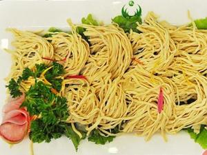 �߱��궹���z���飺�ӱ���ɫС�Ը߱��궹���z