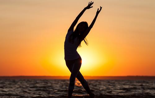 考前適當(dāng)運(yùn)動 緩解考試壓力